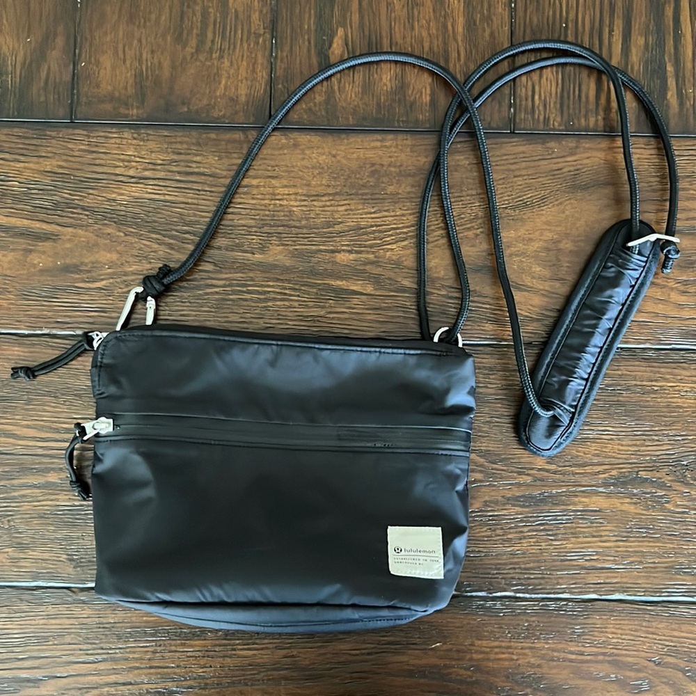 Lululemon cross body